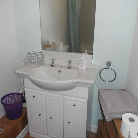 Rosalind Apartment *